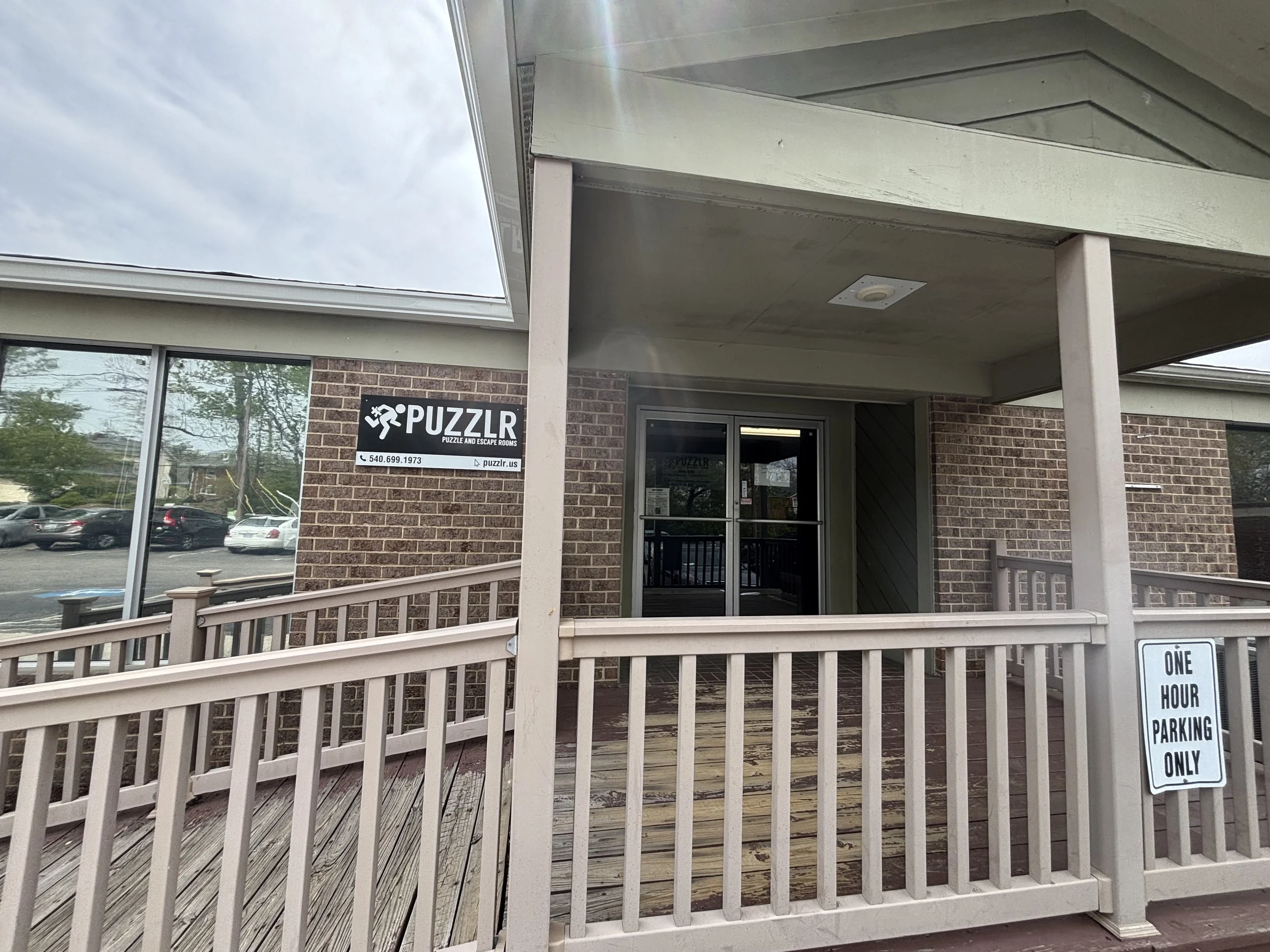 The accessible entrance to Puzzlr in Blacksburg